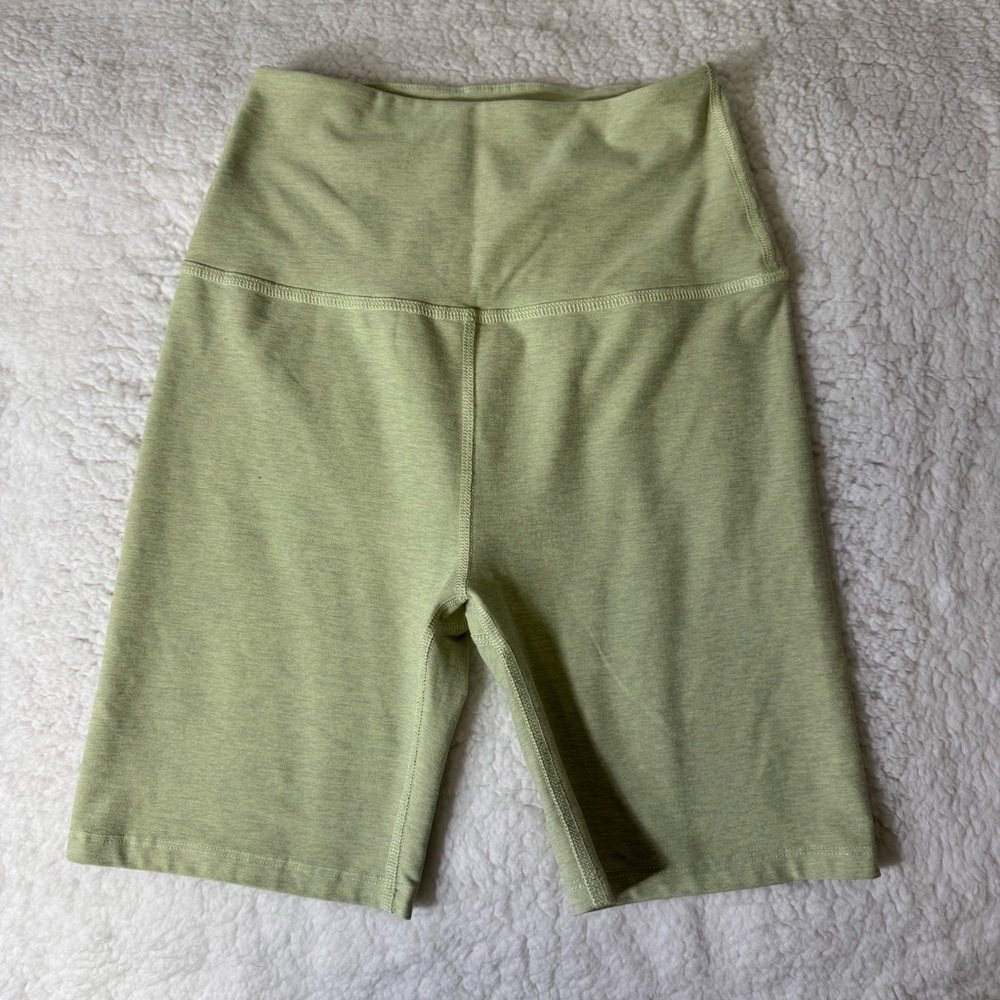 Beyond Yoga Sage Green High Waisted‎ Biker Shorts Medium USA